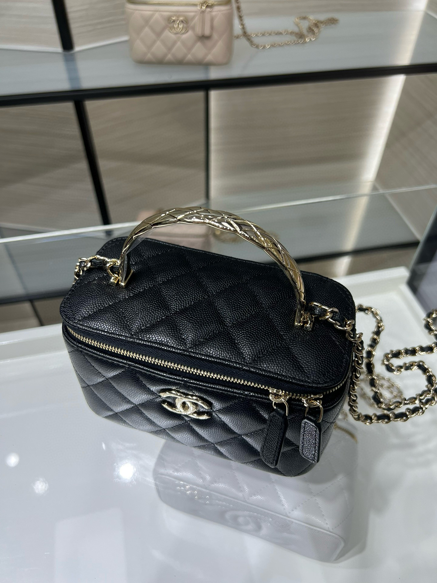 Ch**el clutch with chain ap4590 17x9.5x8cm