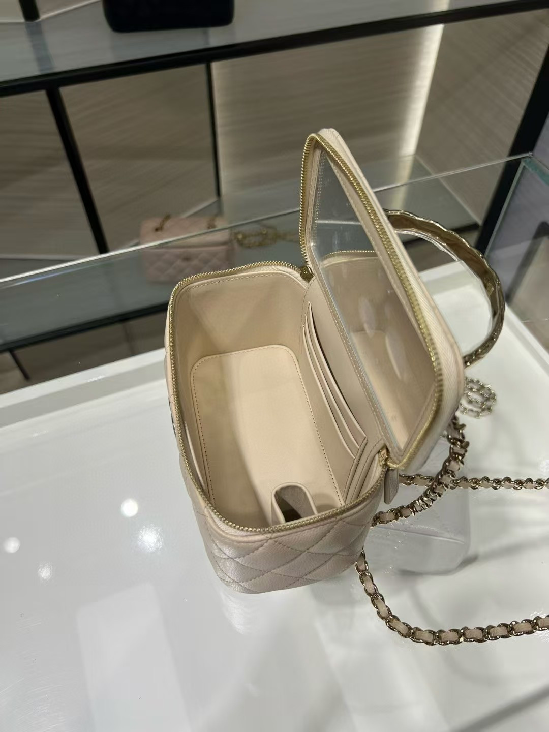 Ch**el Clutch With Chain AP4590 17x9.5x8cm