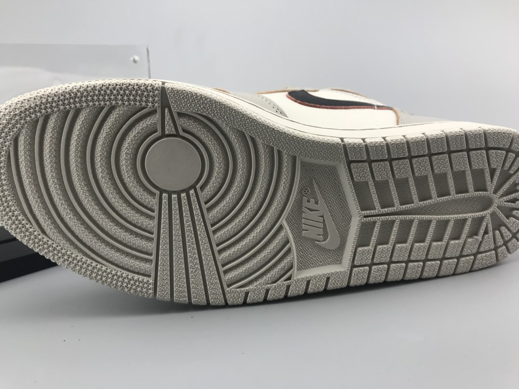 UA AIR JORDAN 1 RETRO HIGH SB "NYC TO PARIS"