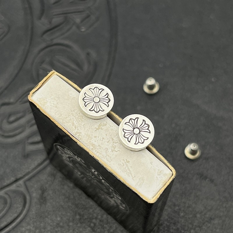 Ch*0me He**ts Earrings