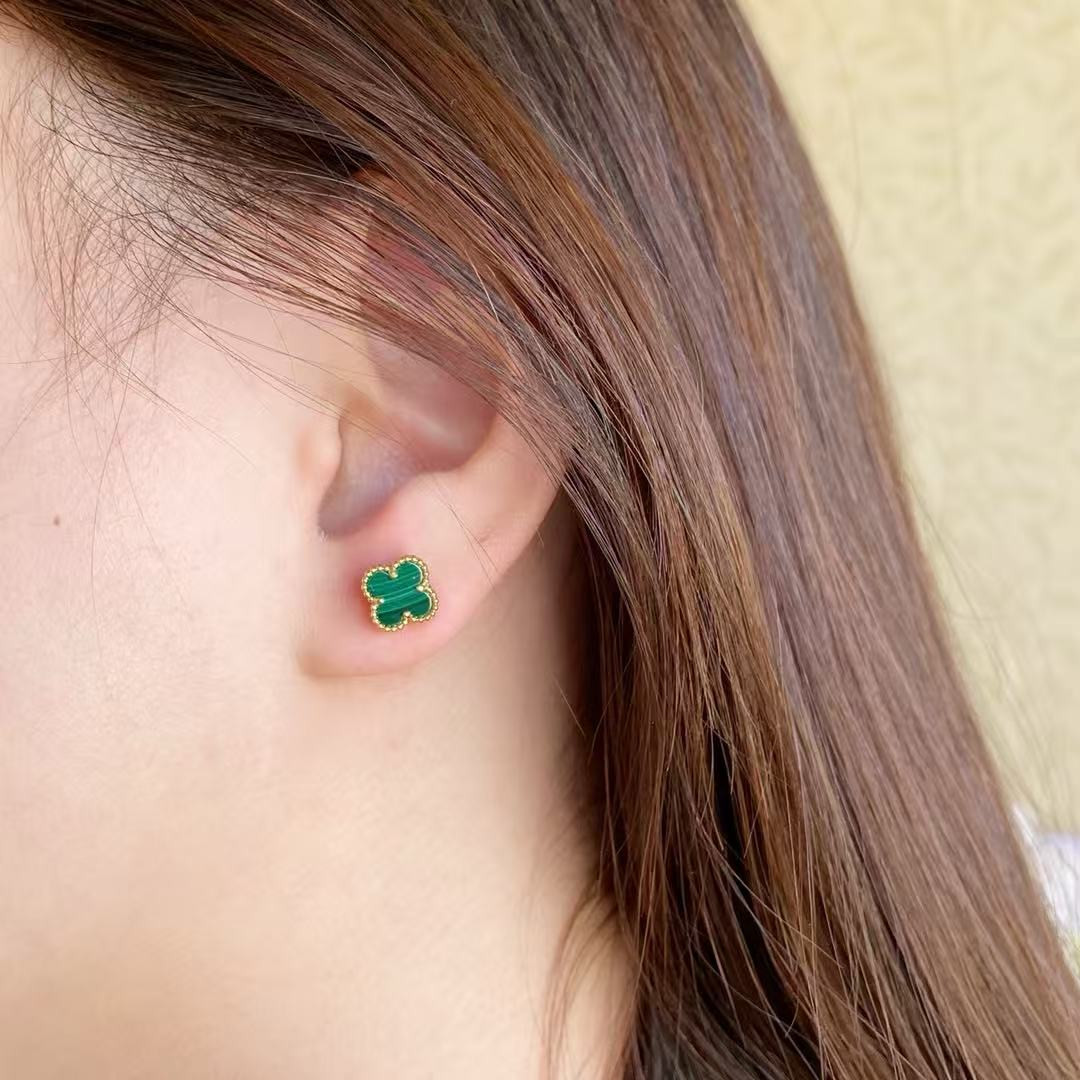 V*n Cl**f & Arpels PreM1vm Fritillaria Four-Leaf Clover Earrings 1cm