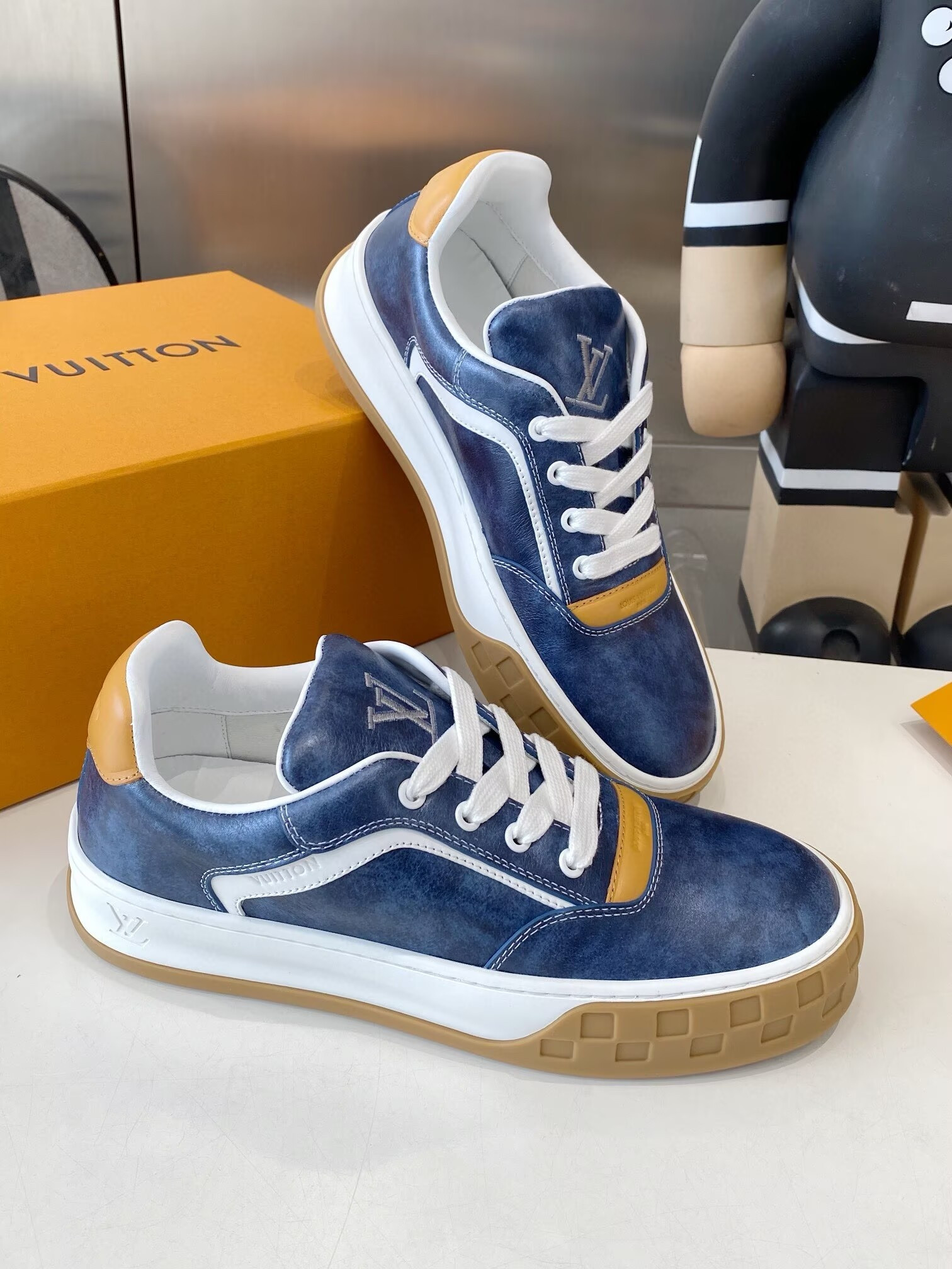 UA LV Tilted Sneaker