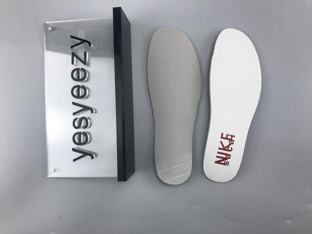 UA NIKE LDWAFFLE/SACAI "VARSITY BLUE"