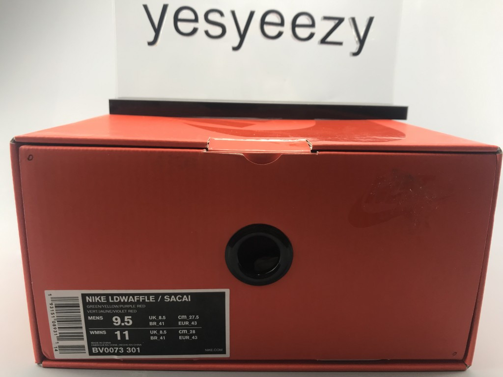 UA NIKE LDWAFFLE/SACAI GREEN PURPLE