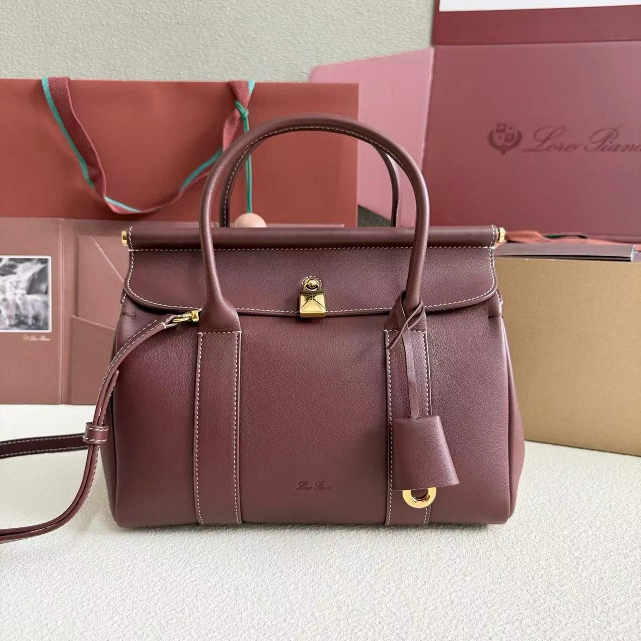 L0r0 P1ana Loom Bag L25 Smooth Calfskin 25x18x12.5cm