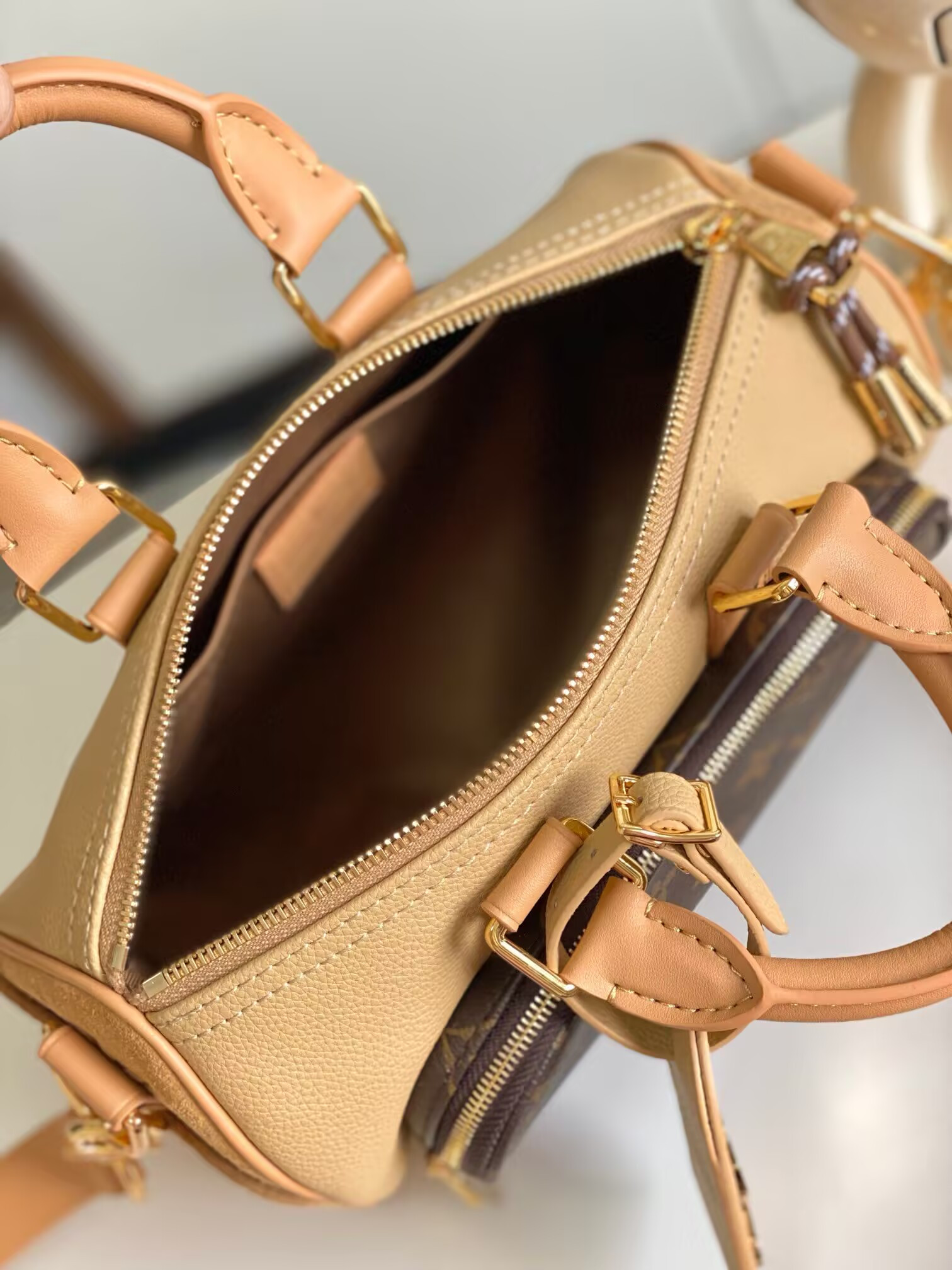 LV Keepall Bandoulière 25 M12627 25x15x11cm