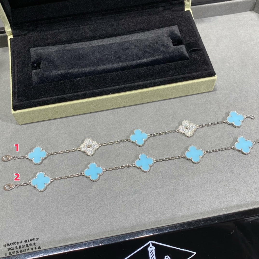 V*n Cl**f & Arpels Royal Blue Ceramic Five-Flower Four-Leaf Clover Bracelet