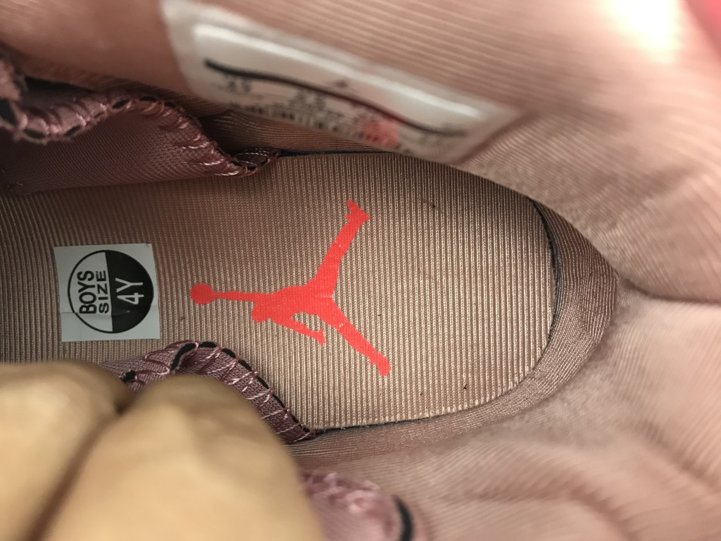 UA AIR JORDAN 6 RETRO "ALEALI MAY"