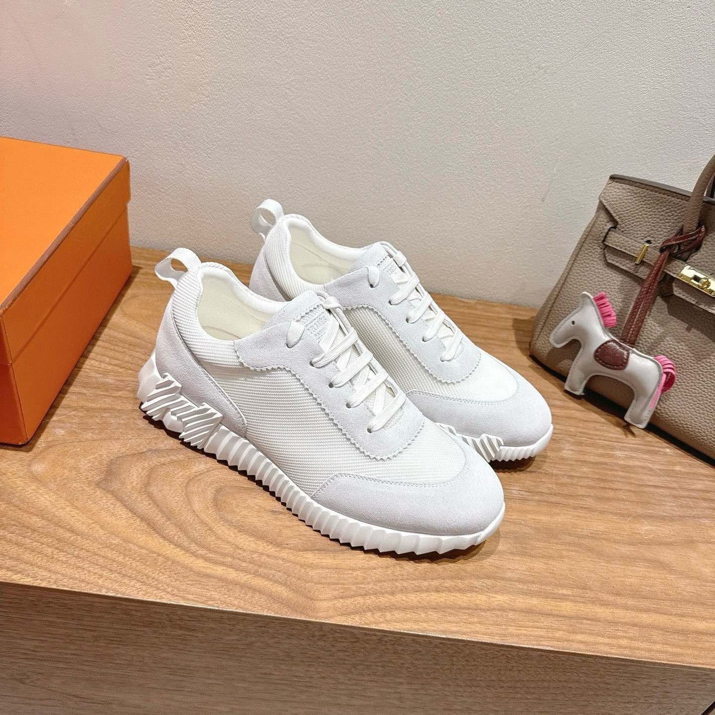 UA H**me5 Bouncing Sneaker