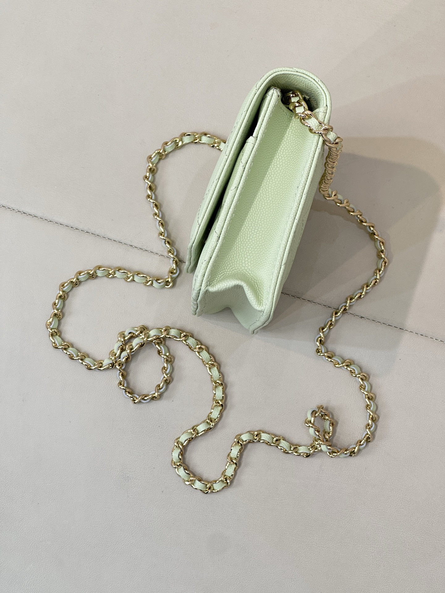 Ch**el WOC CLASSIC WALLET ON CHAIN AS0250 12x19x3cm