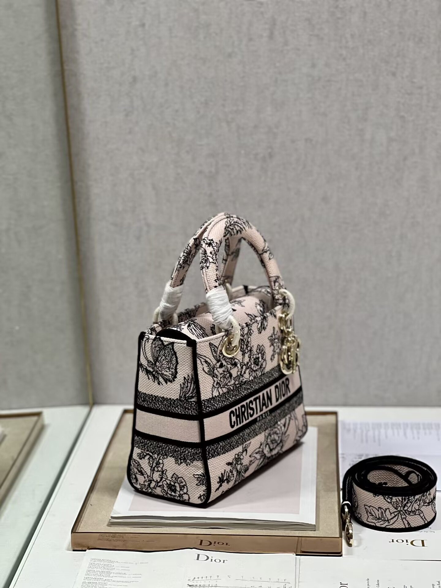 MEDIUM D10r LADY D-LITE BAG 24 x 20 x 11 cm