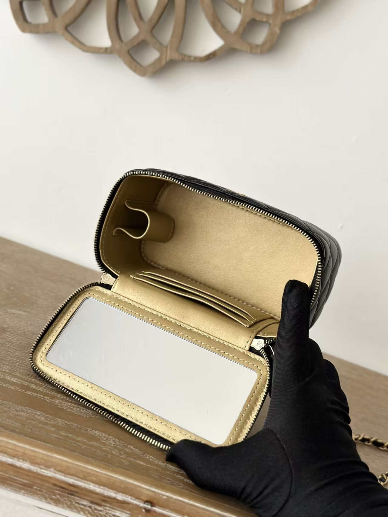 Ch**el Vanity With Chain 9.5x17x8cm