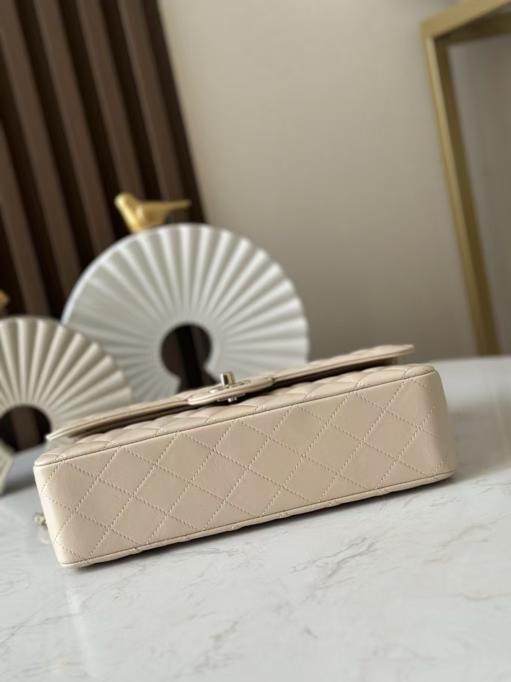 Ch**el Classic Flap Bag Pearlescent apricot-colored lambskin with light gold hardware 15x25.5x6cm