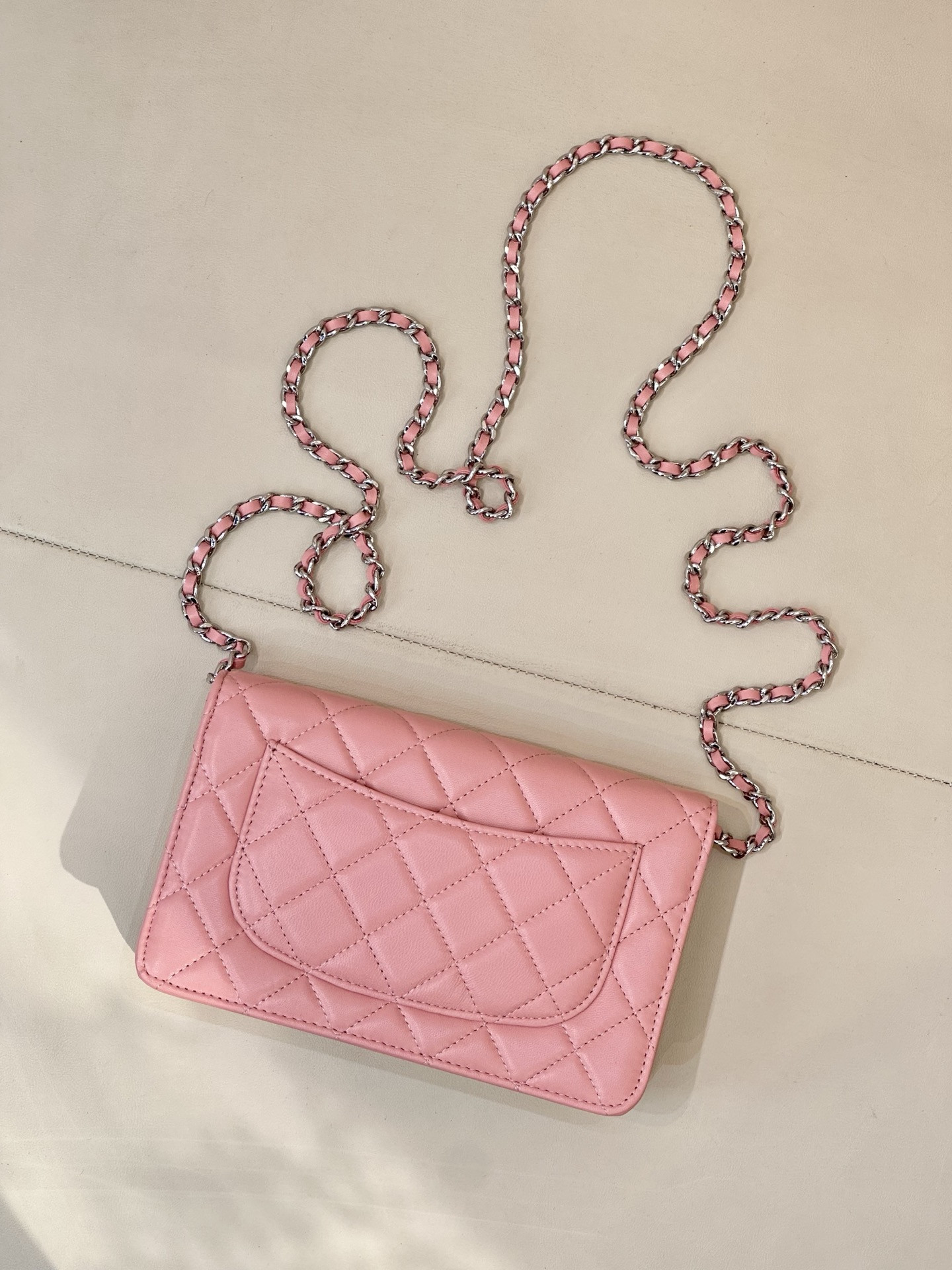 Ch**el WOC CLASSIC WALLET ON CHAIN 13x19cm