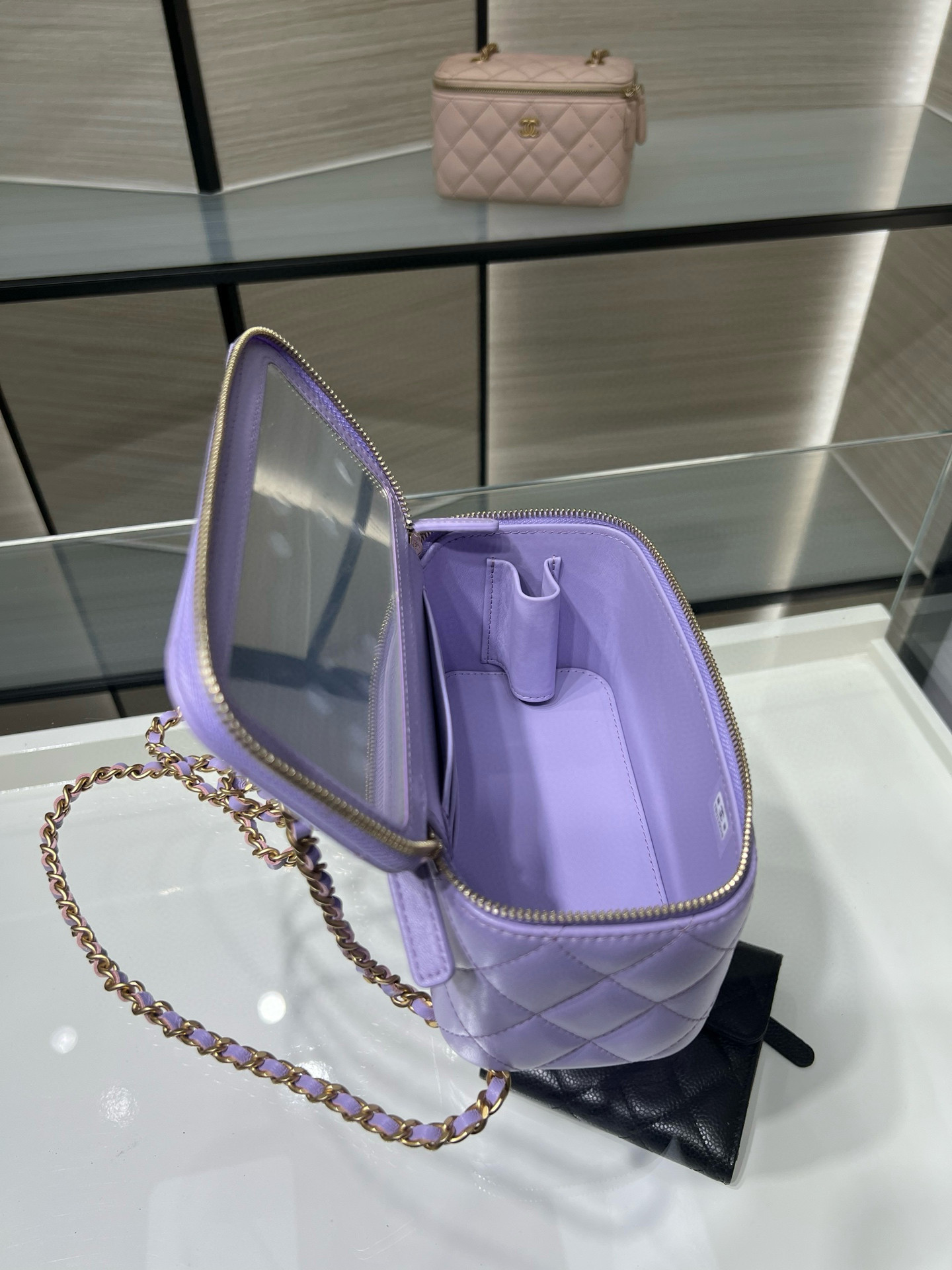 Ch**el Vanity With Chain 9.5x17x8cm