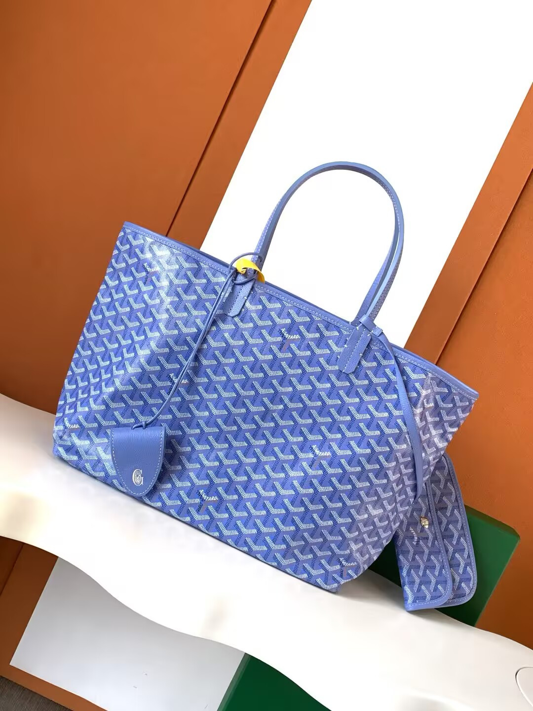G09ard small saint l0vis bag 28 cm x 15 cm x 34 cm