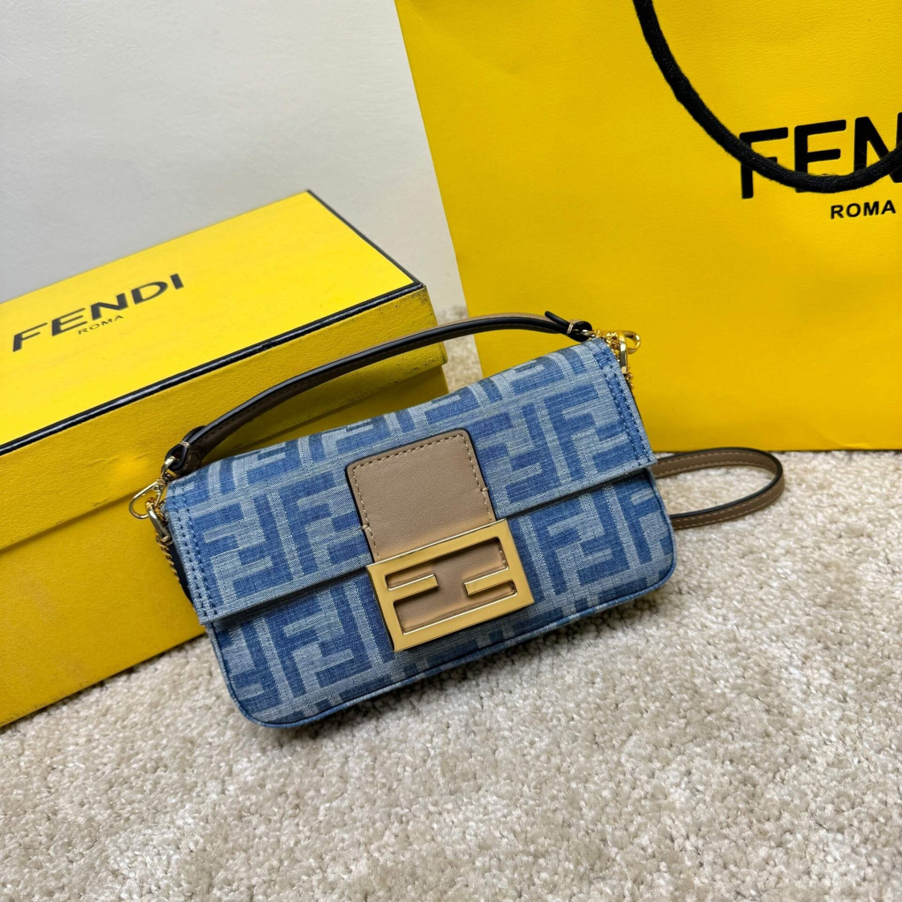 F**di Mini Baguette Denim 20x13x5cm