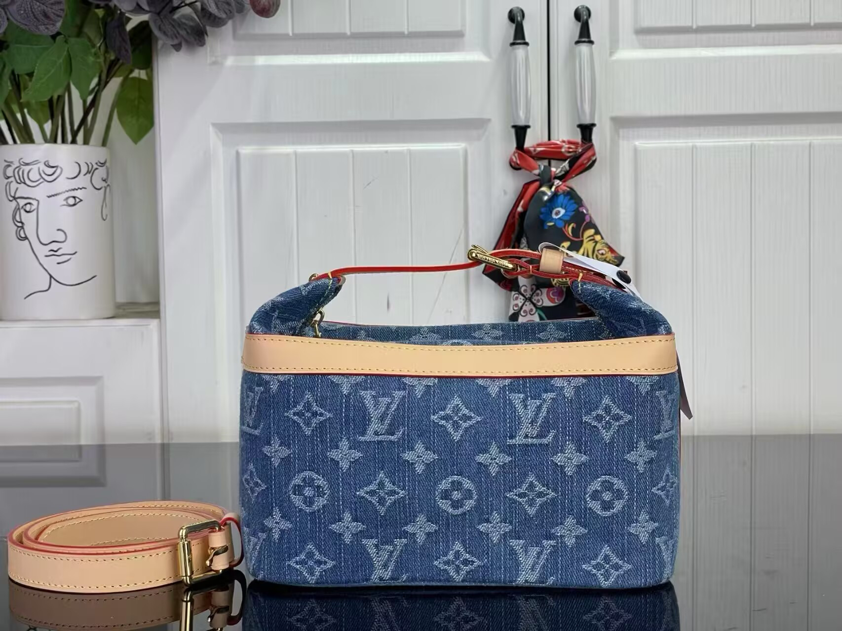 LV Monogram Cruiser Toiletry Hand Bag M27945 22x13.5x12cm