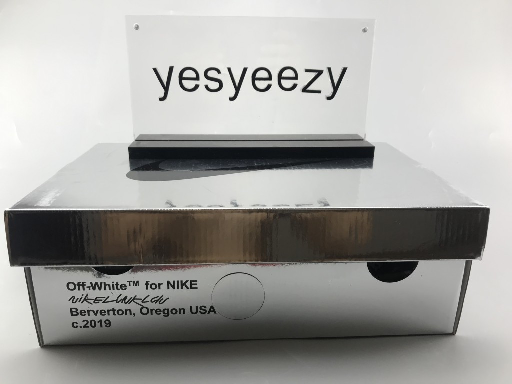 UA OFF WHITE X NIKE SB DUNK LOW "UNC"