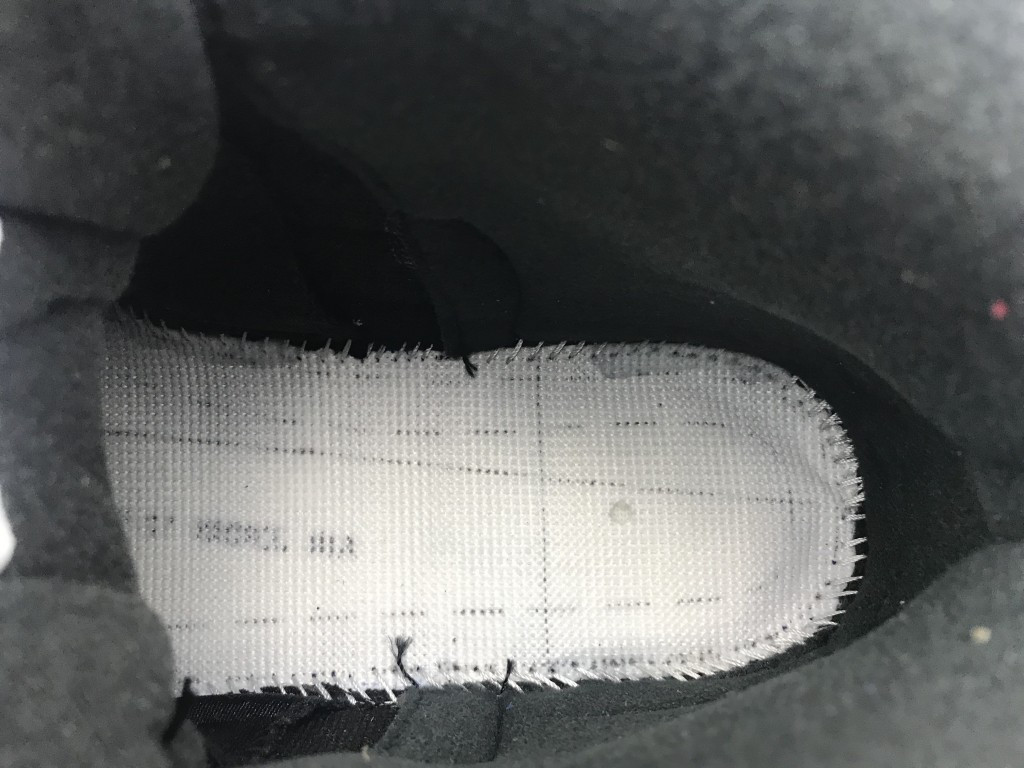 UA AIR JORDAN 12 RETRO 