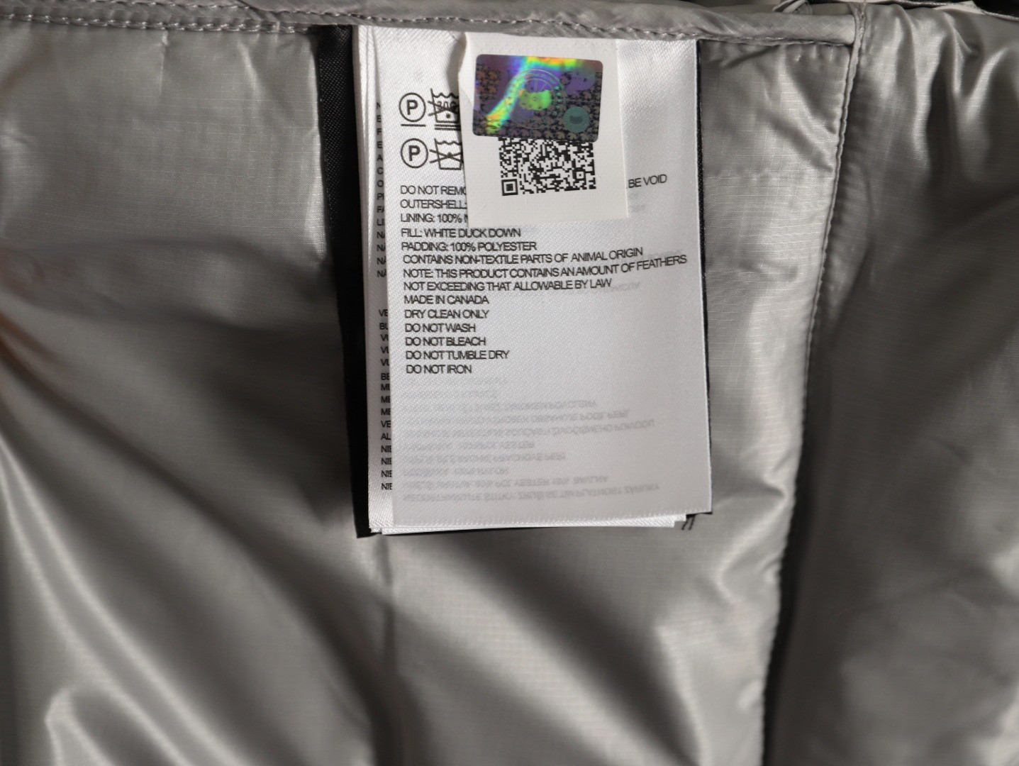 Can*a G00se Short Puffer jacket