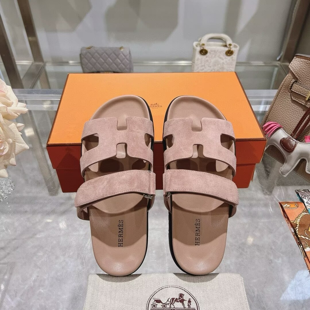 UA H**me5 Chypre Sandal
