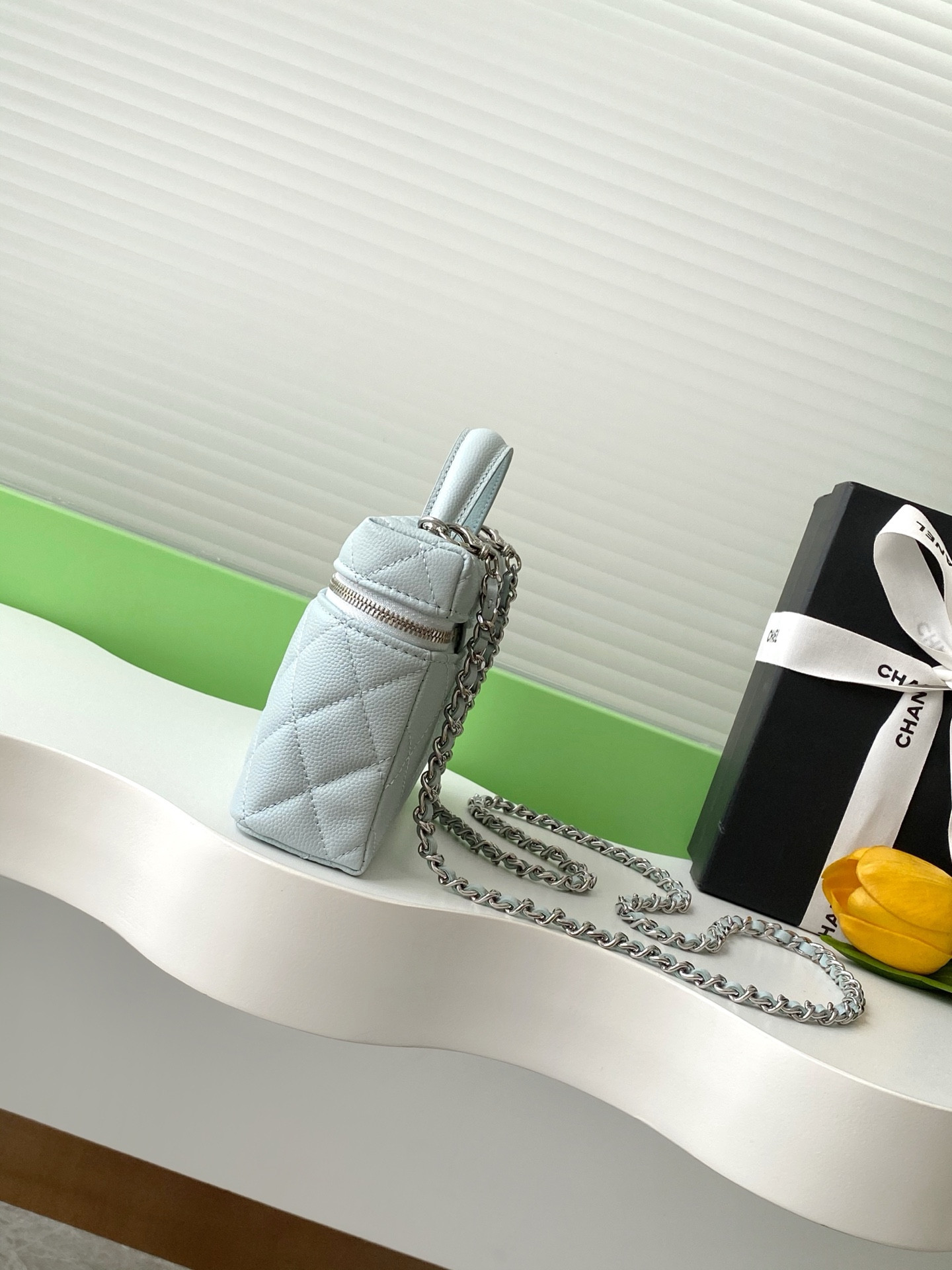 Ch**el long vanity with chain ap4854 19.5x17x5cm