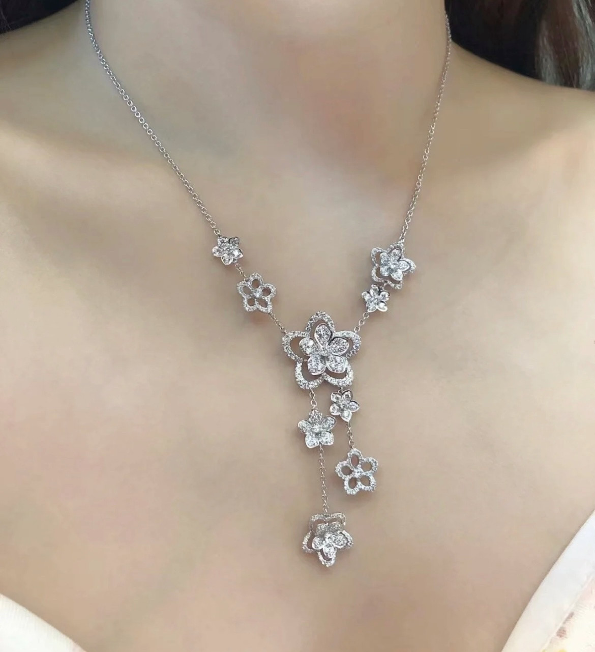 Graff Wild Flower D1am0nd Drop Necklace