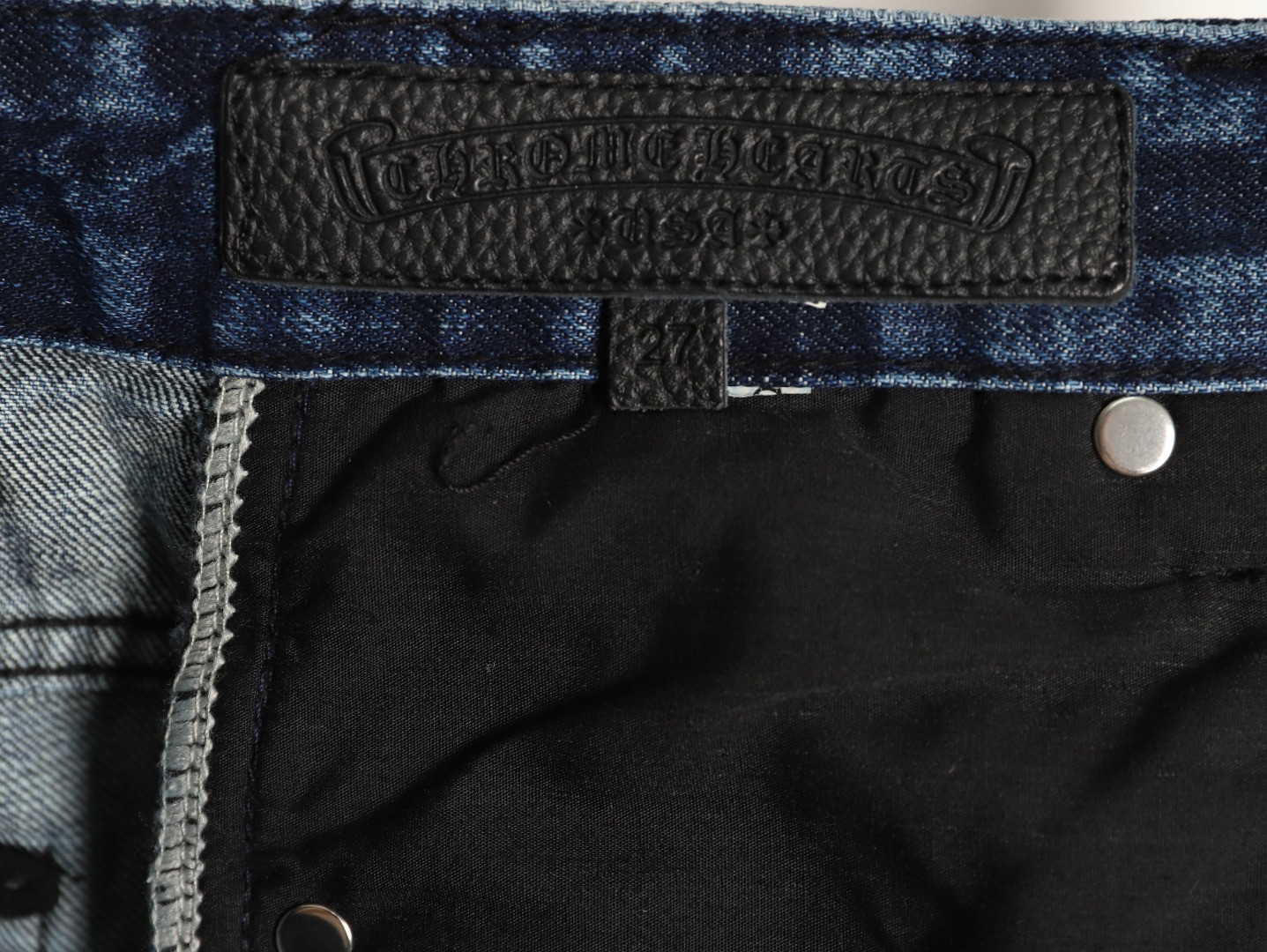 Ch*0me He**ts shorts