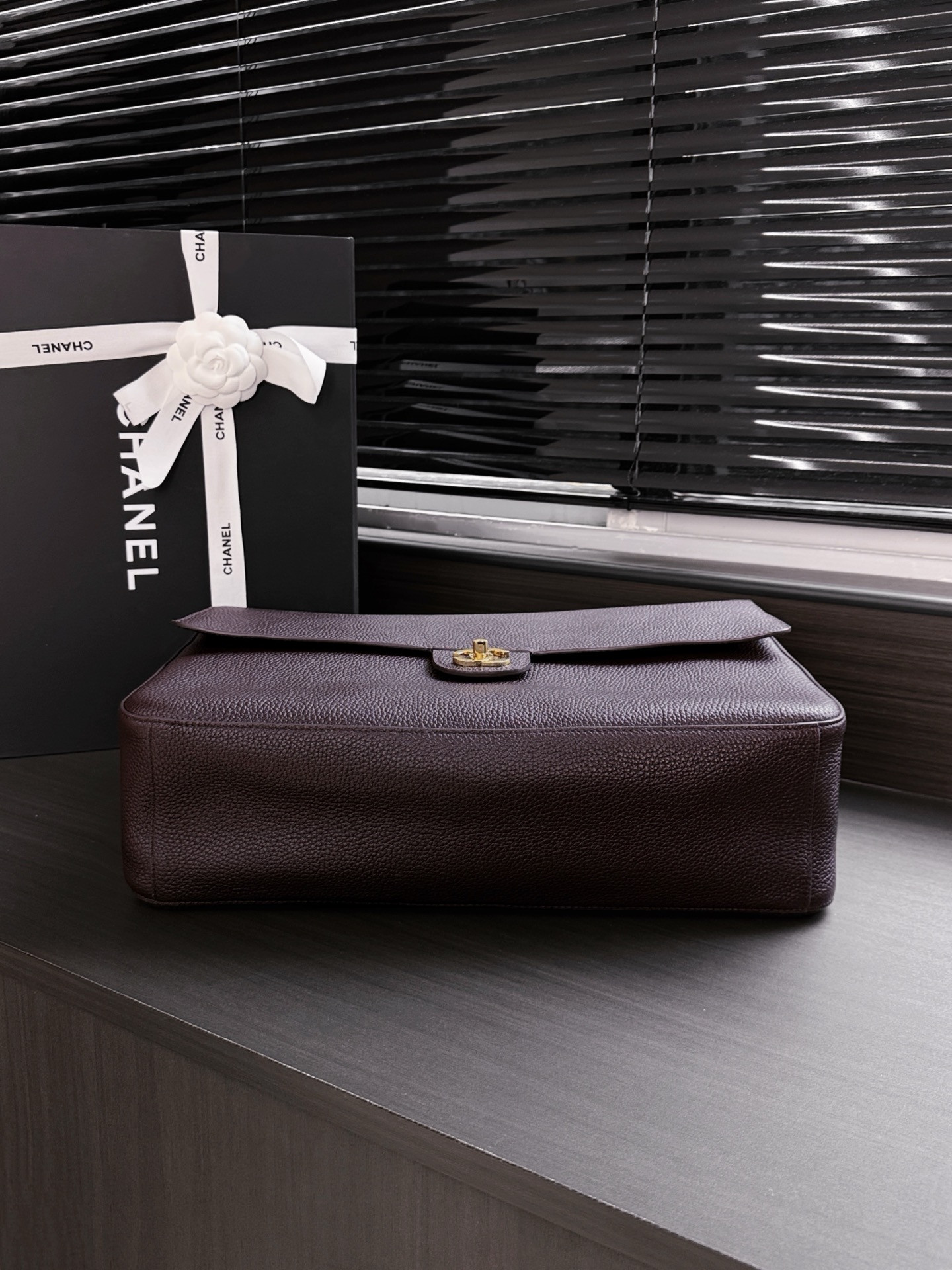 Ch**el Maxi Flap Bag in Coffee with Gold-Tone Hardware AS6233 26x38.5x11cm