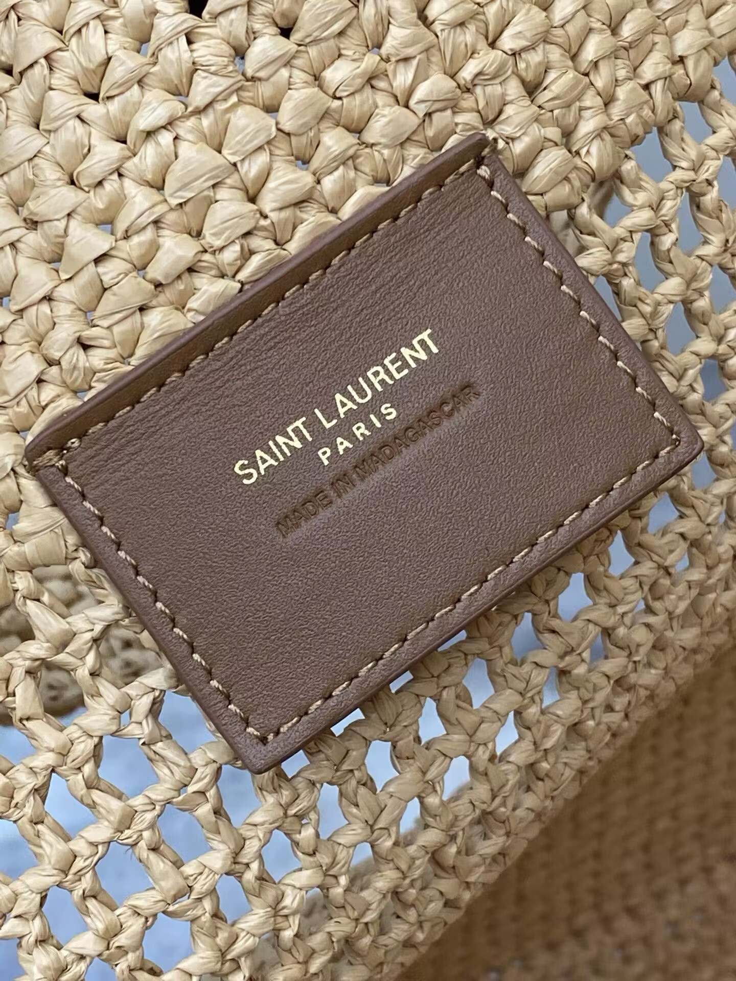 Y51 ICARE IN RAFFIA 46x28x5cm