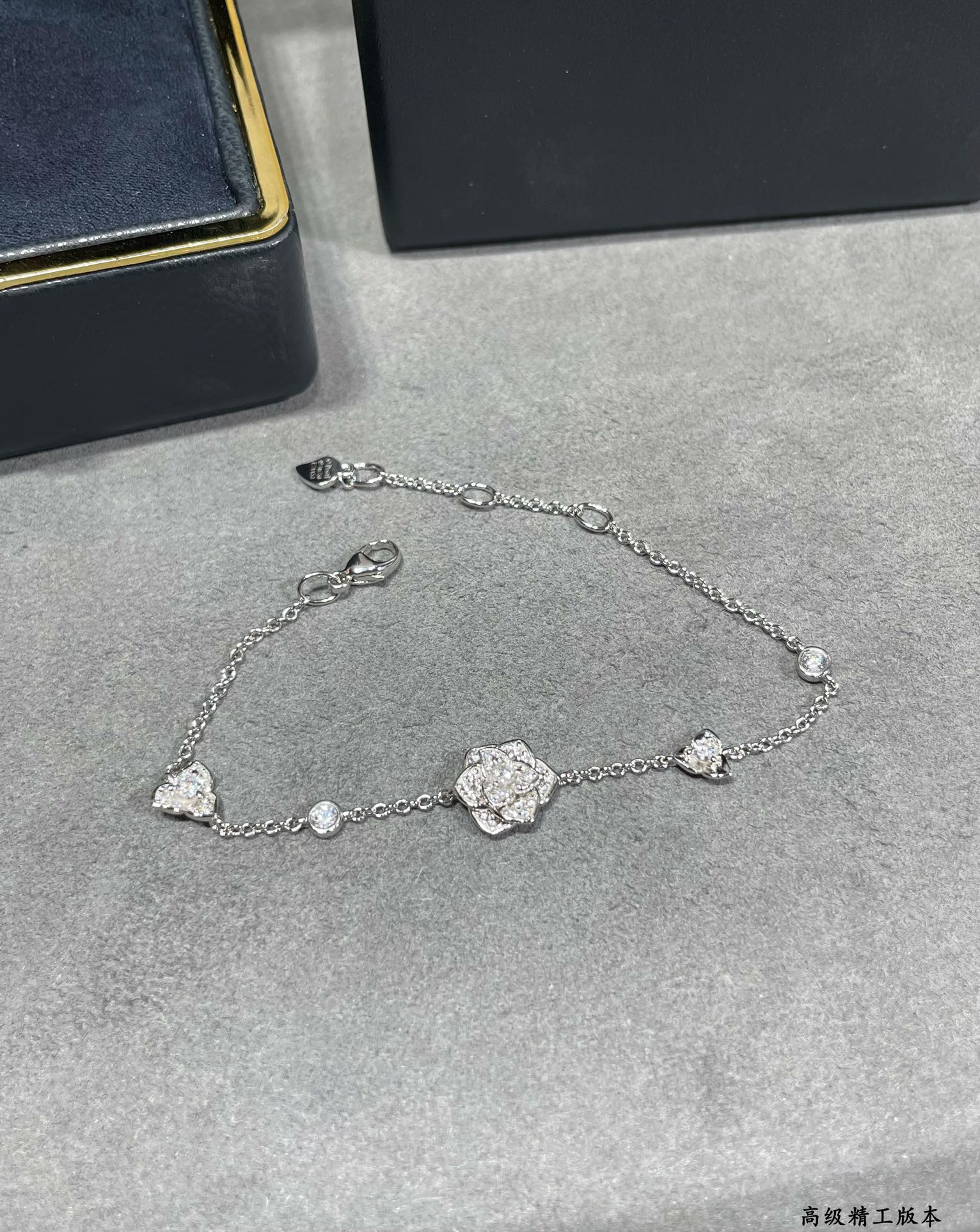 Piaget fully D1am0nd-encrusted flower Bracelet
