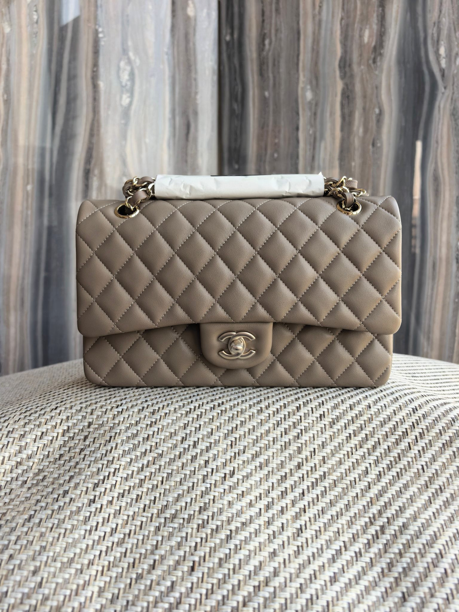 Ch**el classic flap bag light gold hardware 15.5x25.5x6.5cm