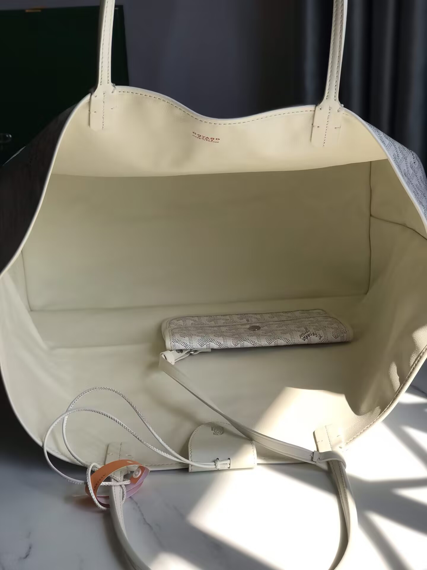 G09ard anjou gm bag 39x32x19cm