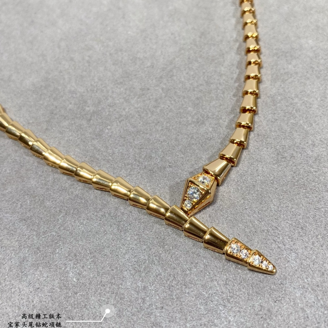 Bv1g*ai Head and tail drill snake Necklace