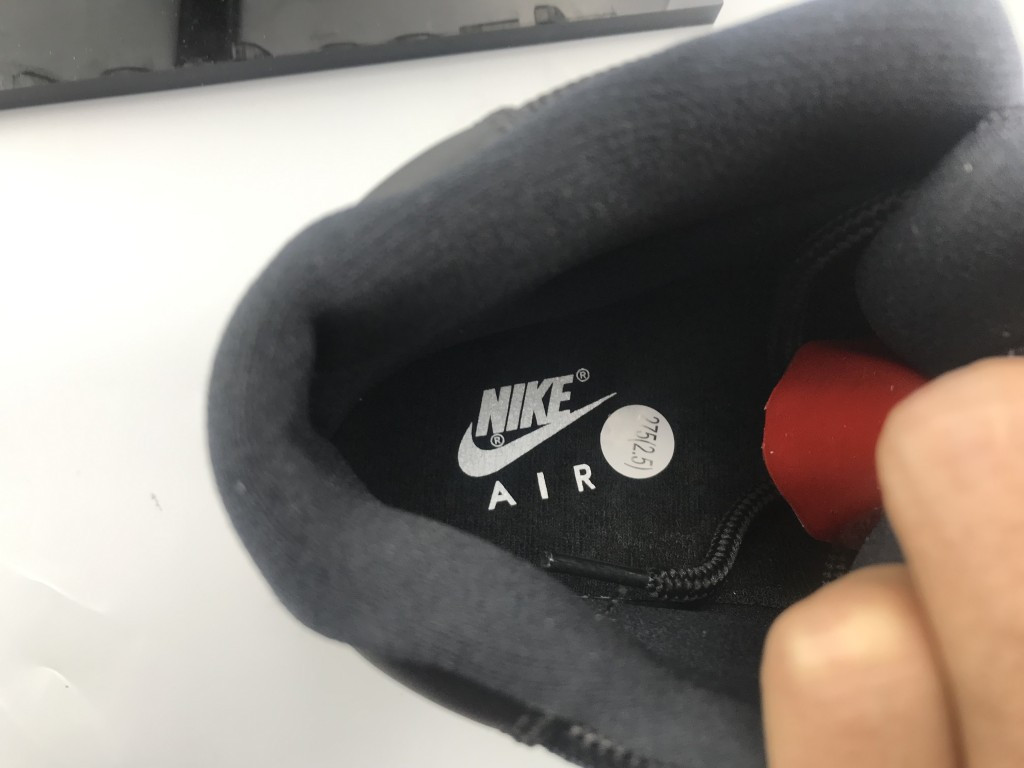 UA AIR JORDAN 11 RETRO "BRED 2019 RELEASE"