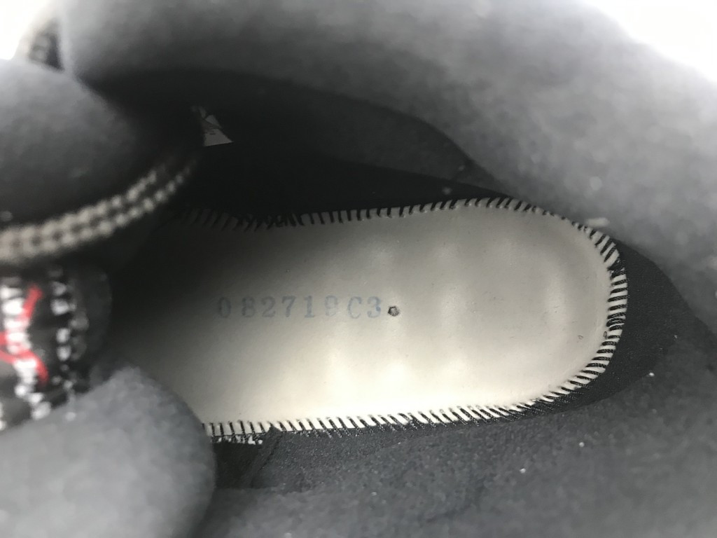 UA AIR JORDAN 11 RETRO "BRED 2019 RELEASE"