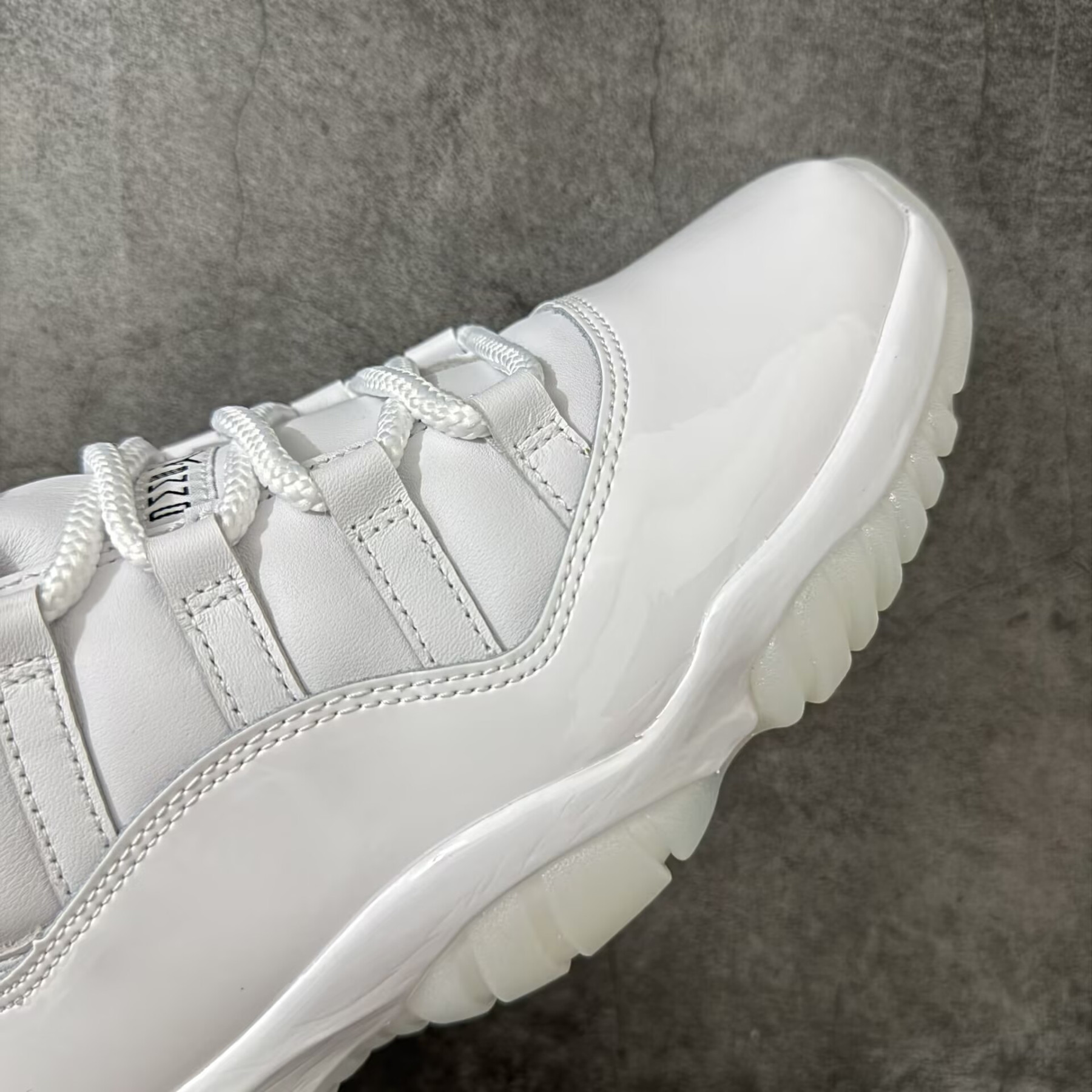 UA AIR JORDAN 11