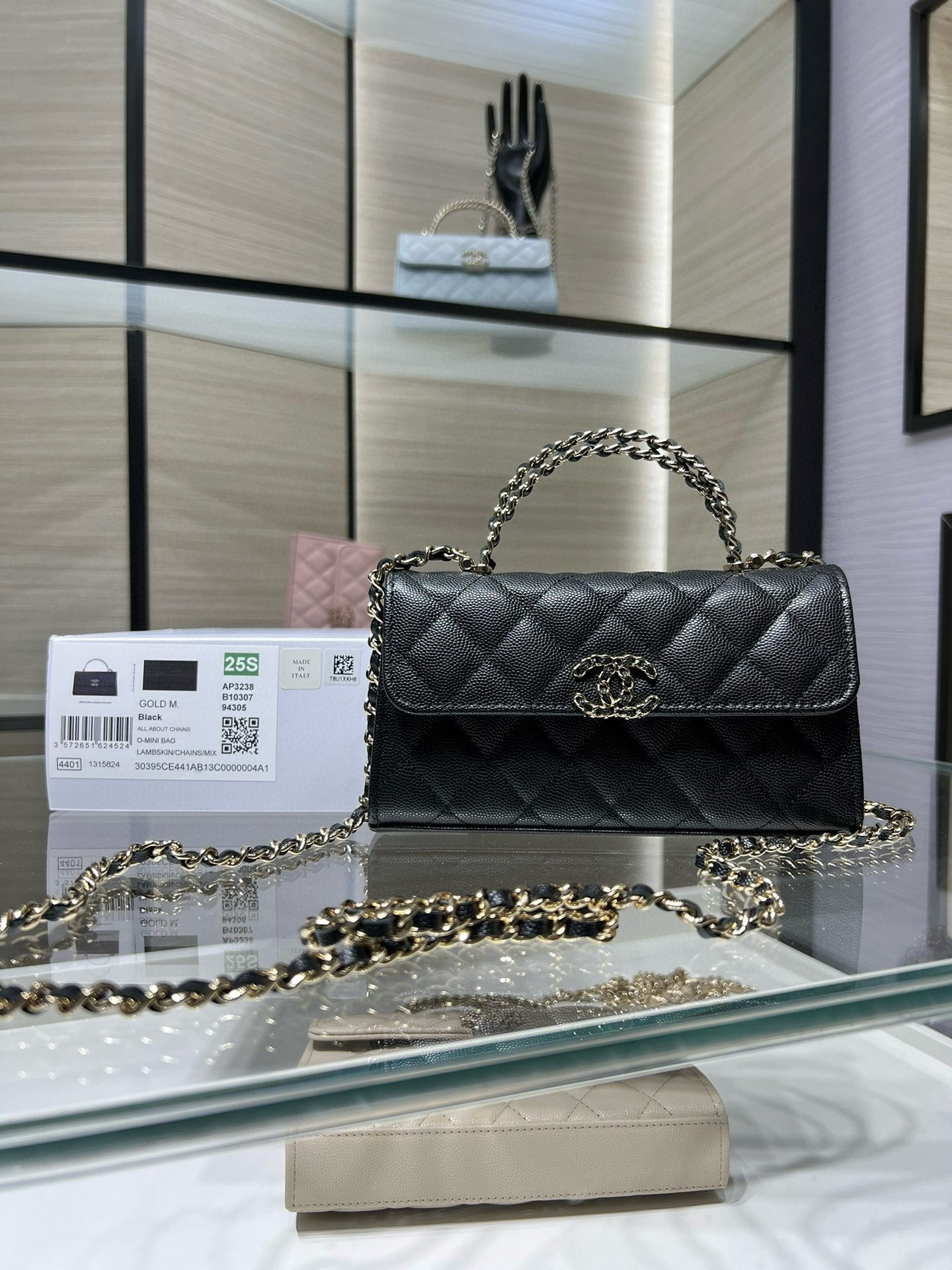 Ch**el Kelly 23P 19x10x4.5cm