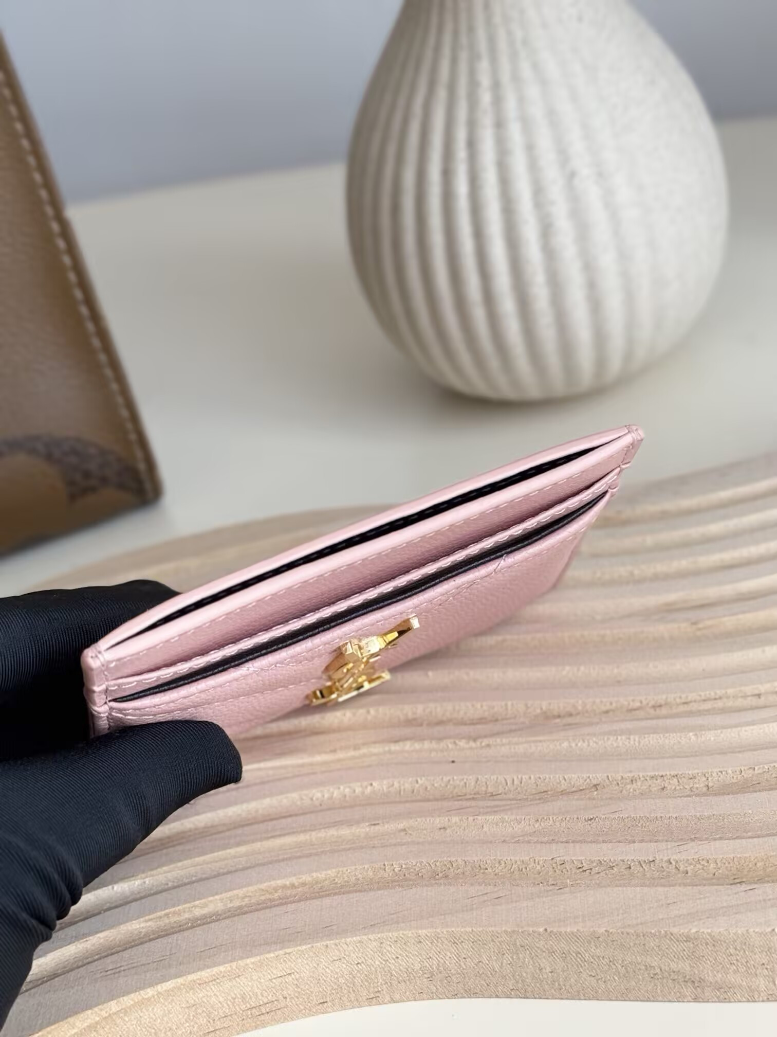 Y51 Card holder