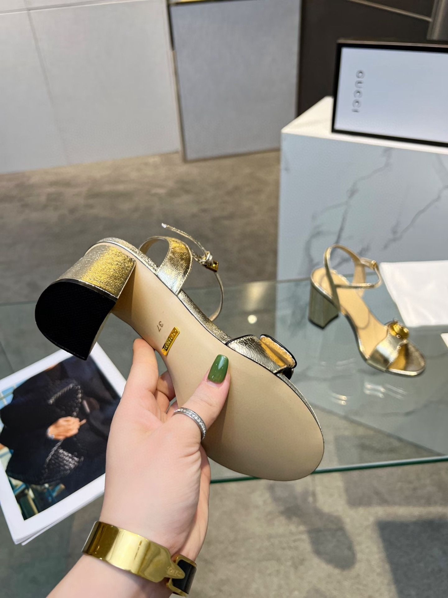 UA Gvc*1 HORSEBIT HEELED SANDAL