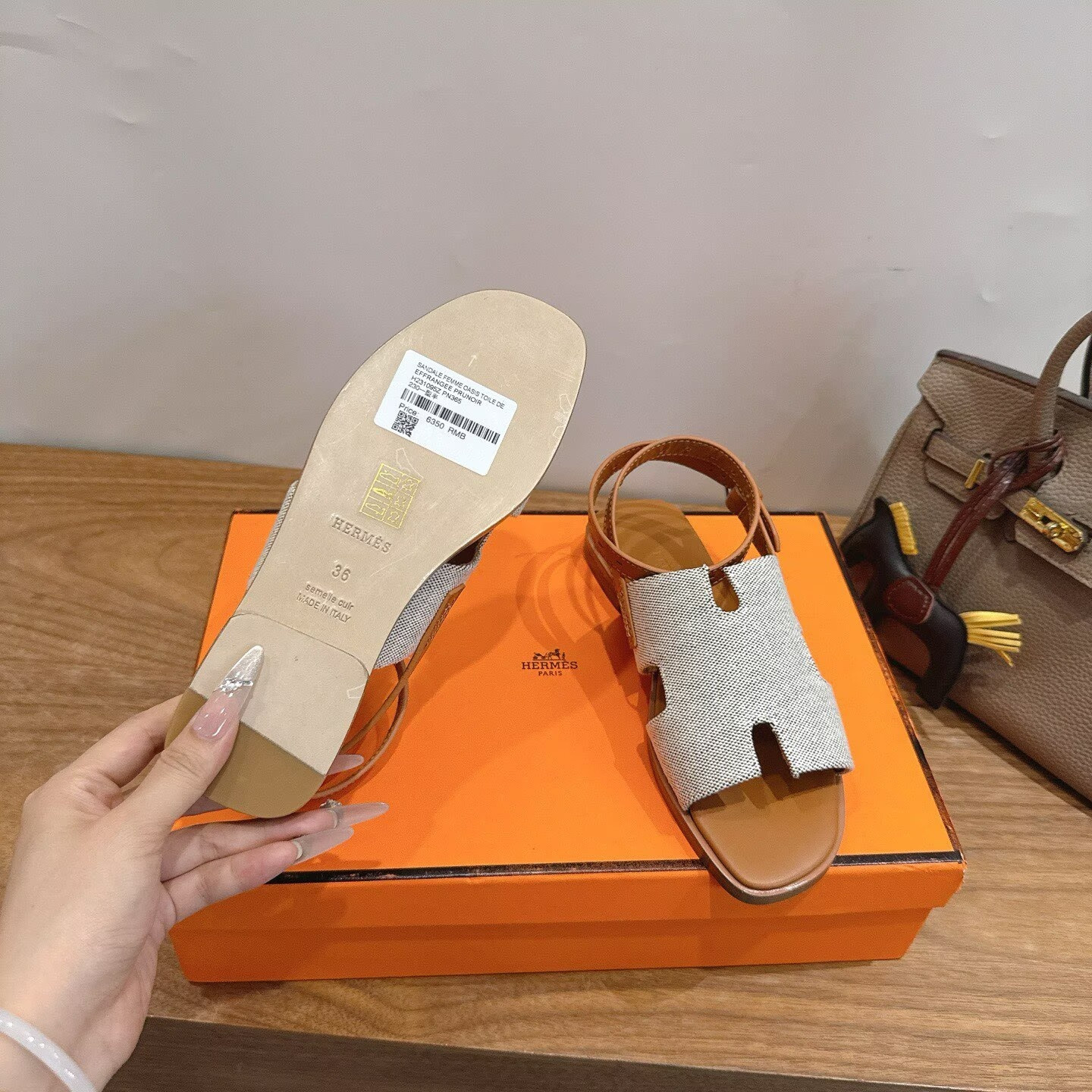 ua H**me5 maya sandal