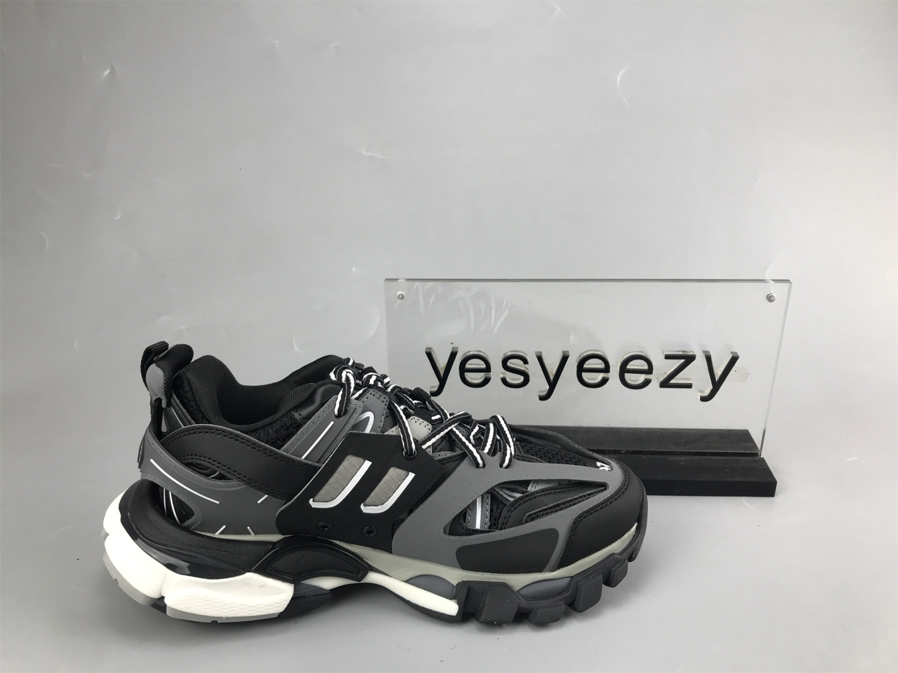 UA TRACK SNEAKER BLACK GREY