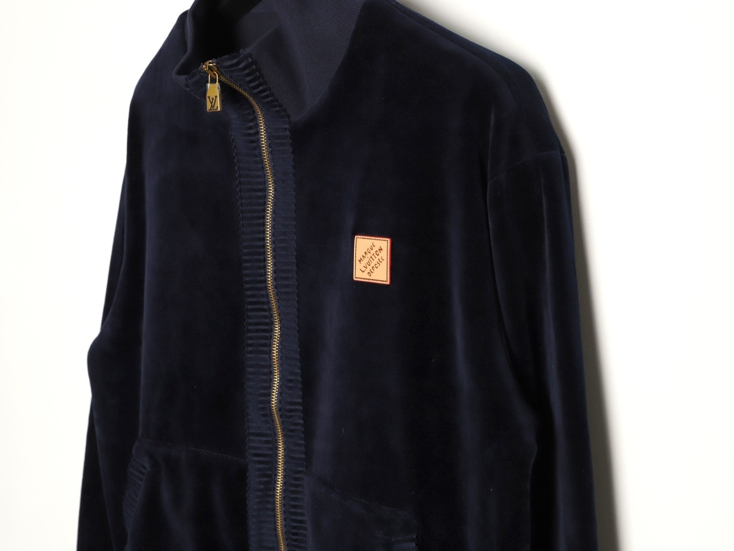 l0vis Vvtt0n lv coats suit