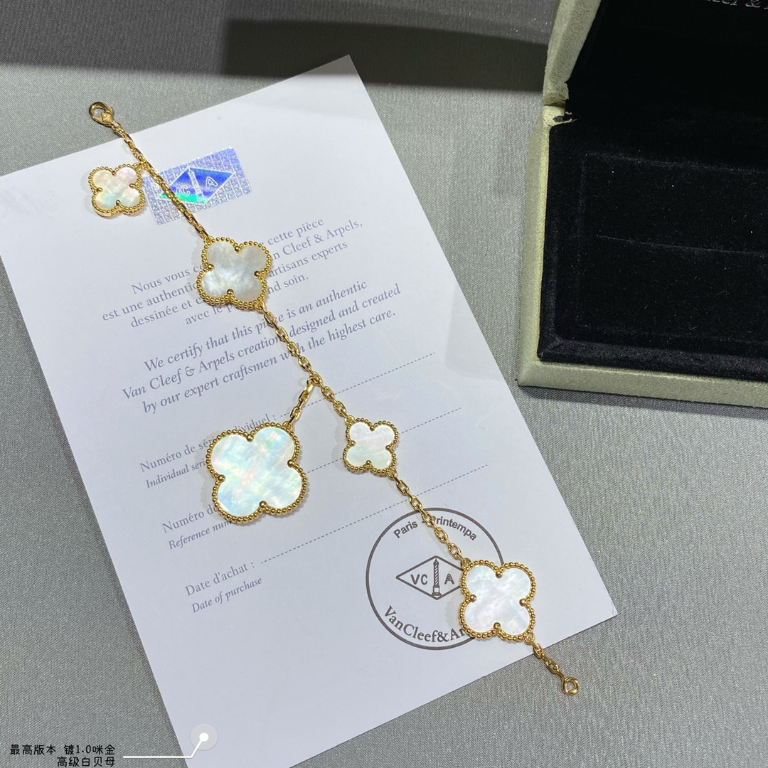 V*n Cl**f & Arpels Premium White Fritillaria Five Flower Bracelet
