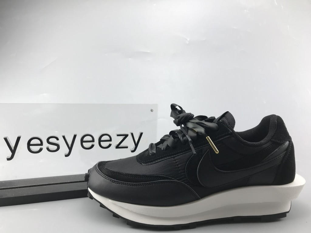 UA NIKE SACAI X LDWAFFLE "BLACK NYLON"