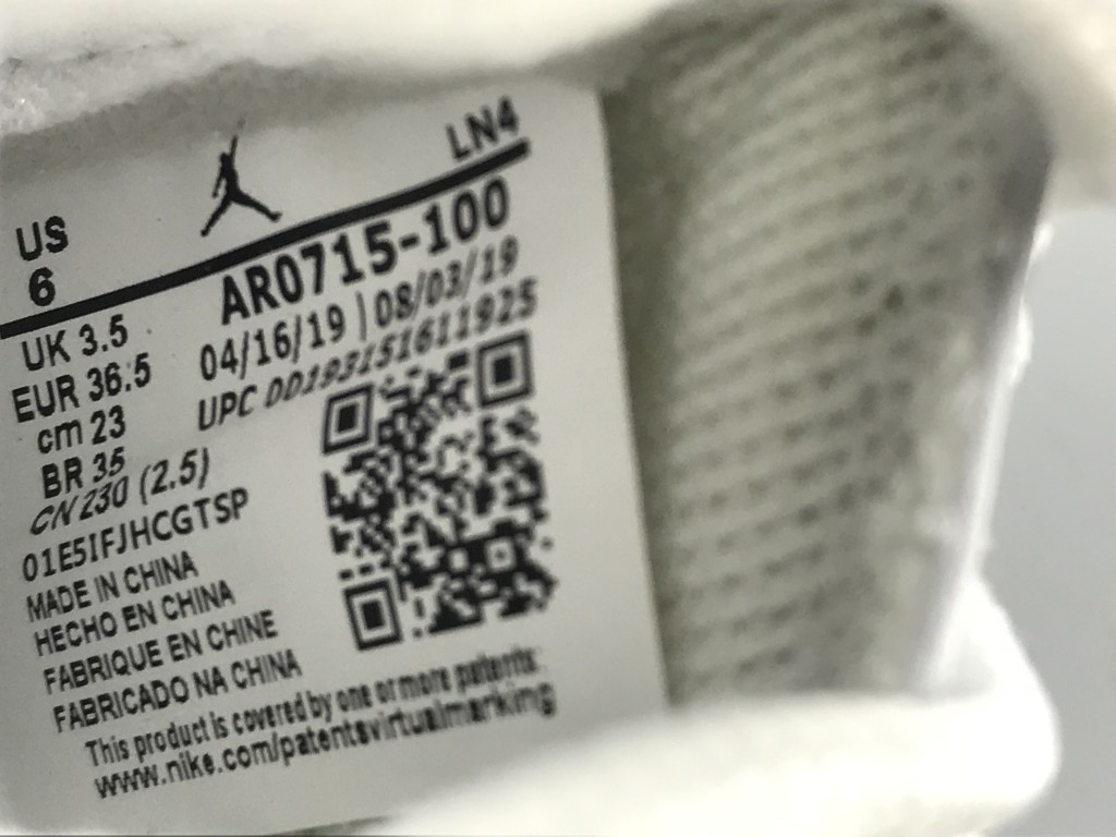 UA WMNS AIR JORDAN 11 RETRO "VAST GREY"