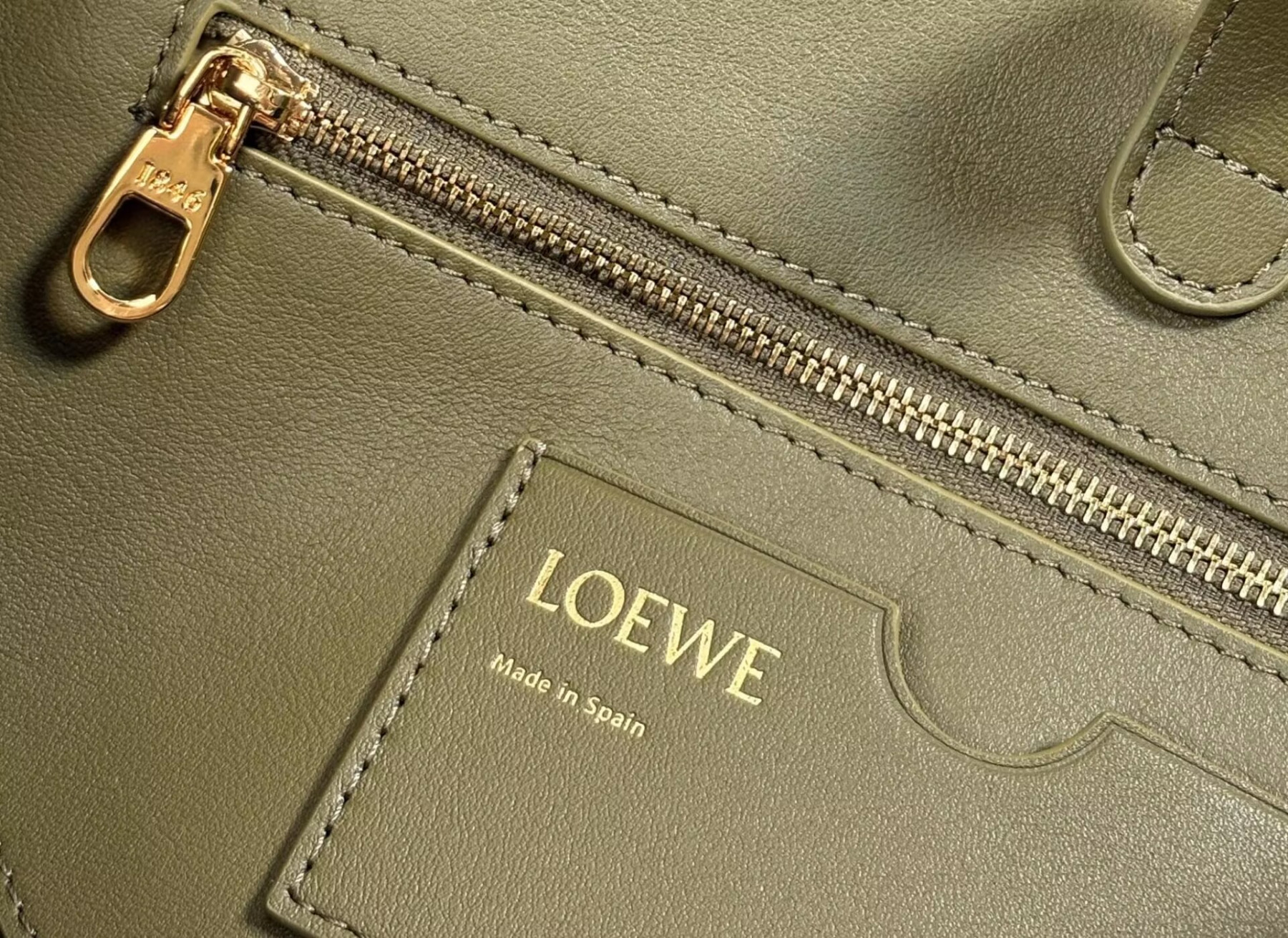 L0ew* Medium Madrid bag in S*pple calfskin 28.5x11x23cm