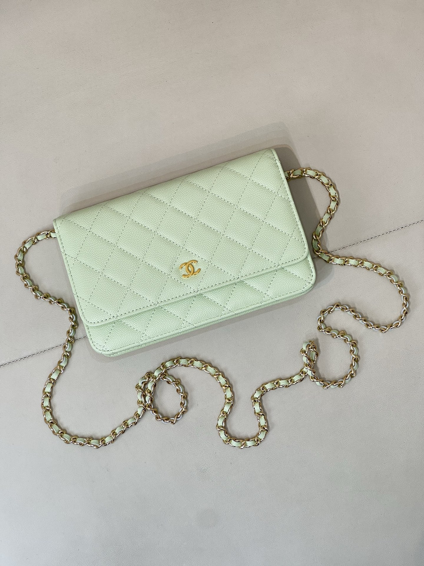 Ch**el WOC CLASSIC WALLET ON CHAIN AS0250 12x19x3cm