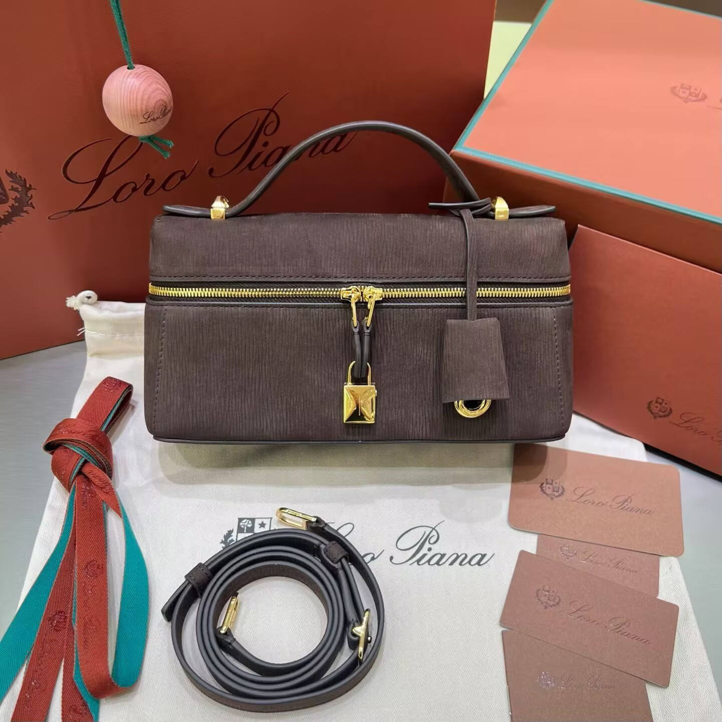 L0r0 P1ana Extra Bag L23 23x12x7cm